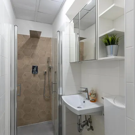 Eighth Wonder * Budapest