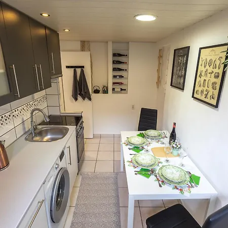 Eighth Wonder * Budapest