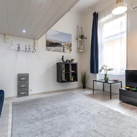 Eighth Wonder Budapest